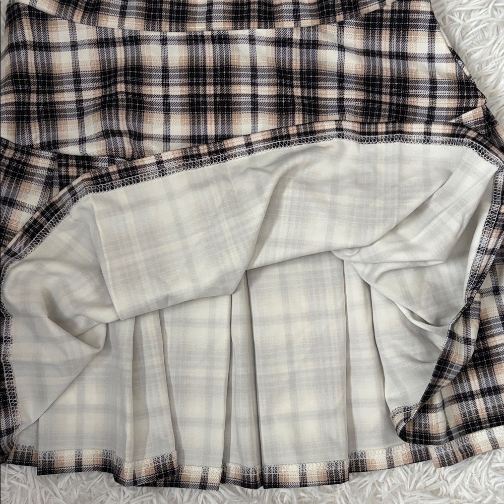 Dizzy Lizzy Chic Plaid Mini School Girl Pleated Skirt - Picture 5 of 5